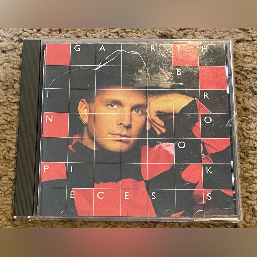 Garth Brooks CD In Pieces